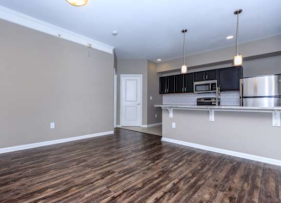 Corbin Crossing Luxury Apartments in Overland Park, KS 66223 - Amherst 02.jpg