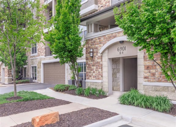 Corbin_Crossing_Exterior_20_Overland_Park_KS