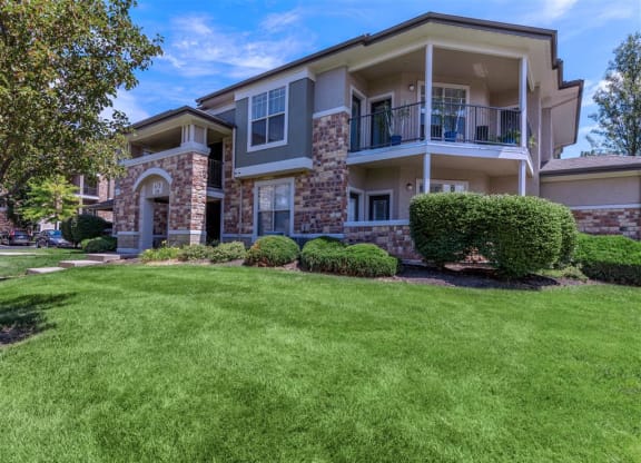 Corbin_Crossing_Exterior_8_Overland_Park_KS