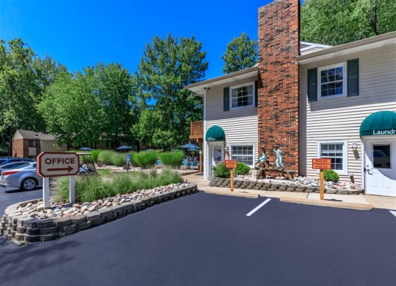 Park_Forest_Exterior_2_St_Louis_MO