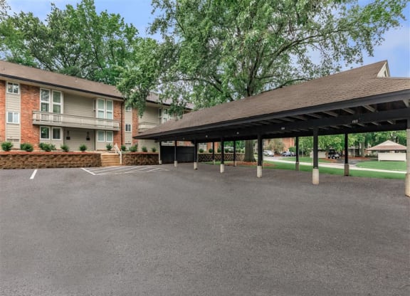 Whispering_Hills_Exterior_9_St_Louis_MO