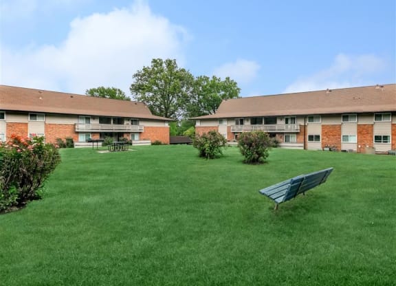 Whispering_Hills_Exterior_3_St_Louis_MO