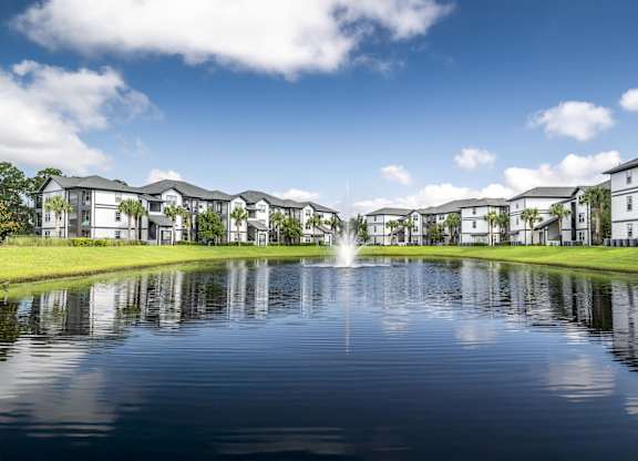 The Point at Tamaya Luxury Apartments in Jacksonville, FL 32246 Fountain
