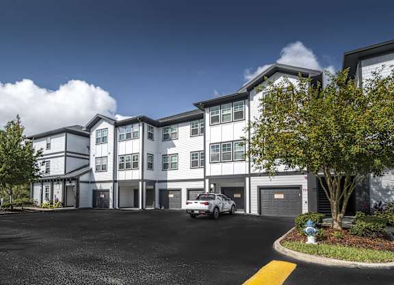 The Point at Tamaya Luxury Apartments in Jacksonville, FL 32246 Attached Garages