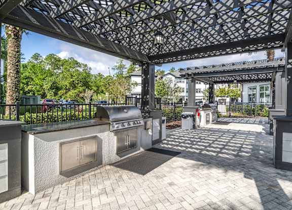 The Point of Tamaya Luxury Apartments in Jacksonville, FL 32246 - Outdoor Kitchen