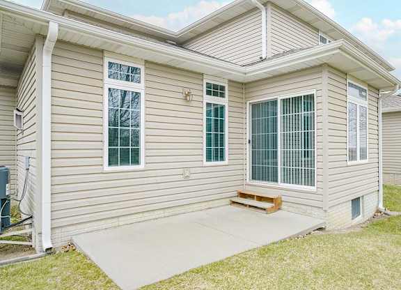 the back patio of the Ponderosa duplex at Cascade Pines in Lincoln, NE