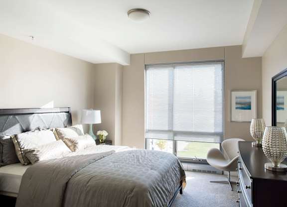 Interiors-Midtown-Crossing-Apartments-Omaha-NE-one-bedroom-apartment