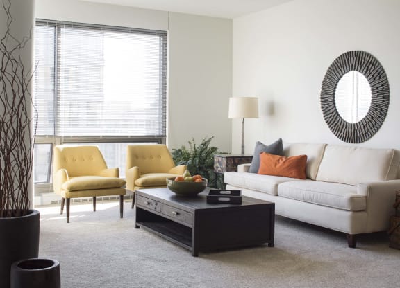 Interiors-Midtown-Crossing-Apartments-Omaha-NE-one-bedroom-apartment