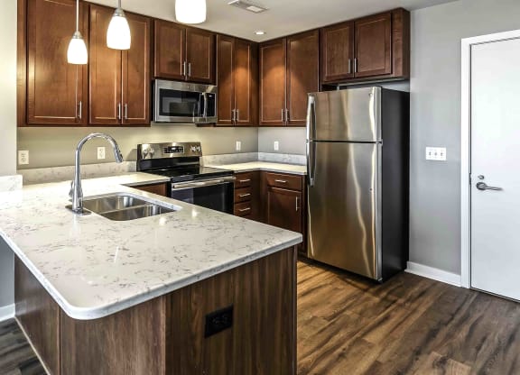 Interiors-Midtown-Crossing-Apartments-Omaha-NE-one-bedroom-apartment1