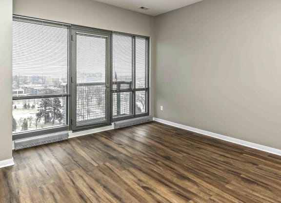 Interiors-Midtown-Crossing-Apartments-Omaha-NE-one-bedroom-apartment