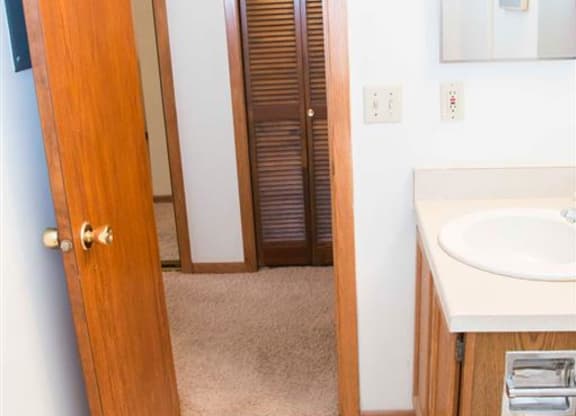 washroom at Capitol View Apartments in Lincoln Nebraska