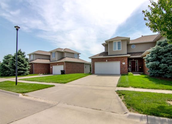 Exteriors-Outside View of Cascade Pines Duplex in Lincoln NE