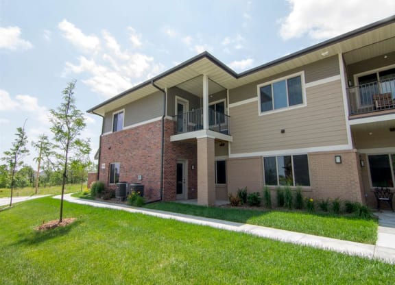 Exteriors-North Pointe Villas Building View in Lincoln NE