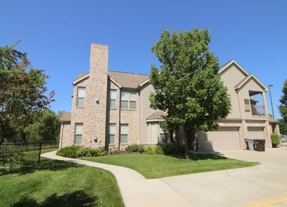 Stone Creek Villas Outside View of Building in Omaha NE