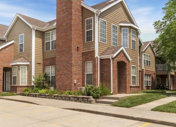 Exterior of townhome at Ridge Pointe Villas