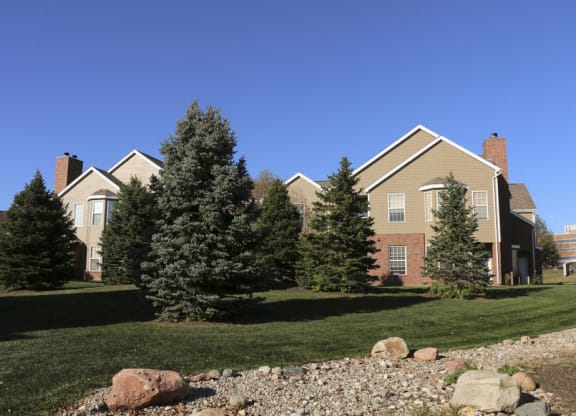 Exteriors-Exterior view of greenspace and landscaping of Ridge Pointe Villas in south Lincoln