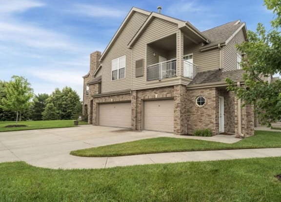 Exterior view of Stone Ridge Estates with attached garages