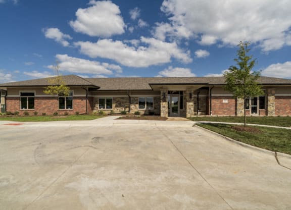 Clubhouse with gym and resident lounges at The Villas at Falling Waters townhomes for rent in West Omaha