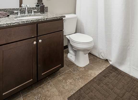 Big Bathroom with granite countertop the Villas at Wilderness Ridge in Lincoln Nebraska