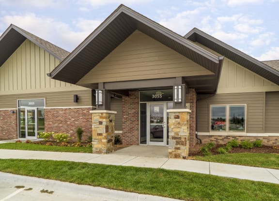 Exterior view of WH Flats clubhouse new luxury apartments in south Lincoln NE 68516