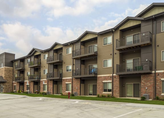 Exterior - WH Flats new luxury apartments in south Lincoln NE 68516