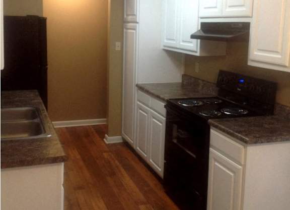 Three Oaks Apartments Kitchen