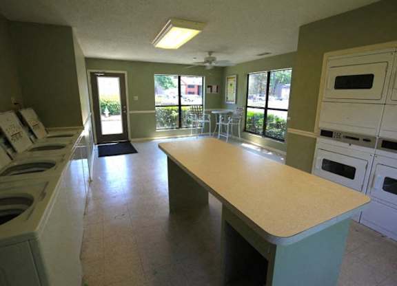 Three Oaks Apartments Laundry