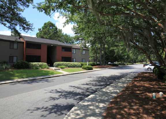 Three Oaks Apartments