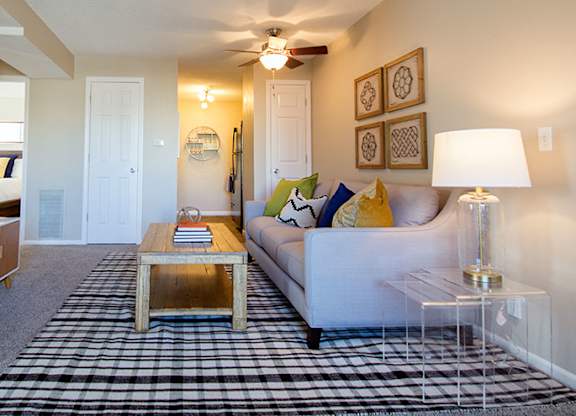 Ashbrooke Apartments Living Room