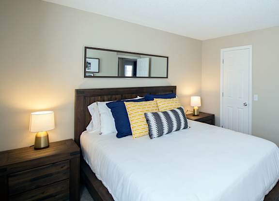 Ashbrooke Apartments Bedroom II