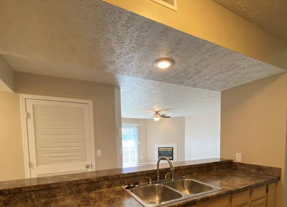 BayOak Apartments Kitchen II - Upgrade