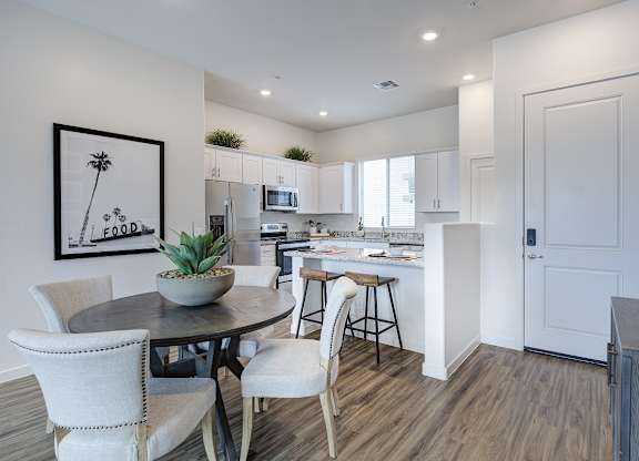 Elegant Dining Space at Pillar Lago