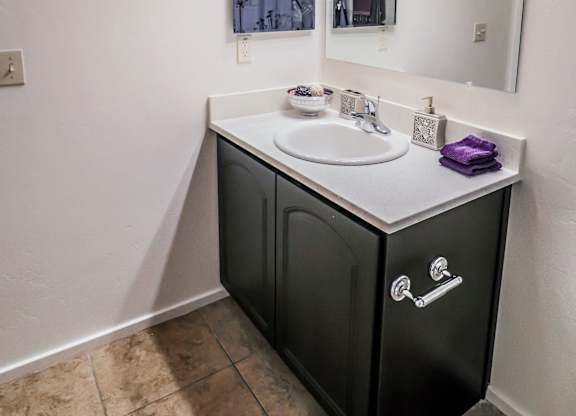 Bathroom, Sink, Tub, Bathtub, Mirror