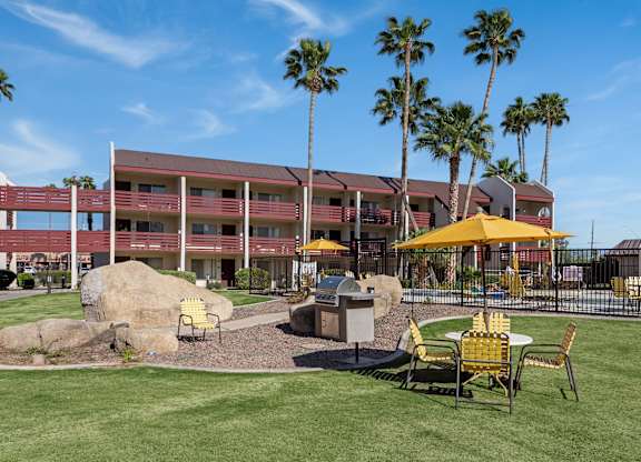 Exterior, Patio, Balcony, Courtyard, Landscaping