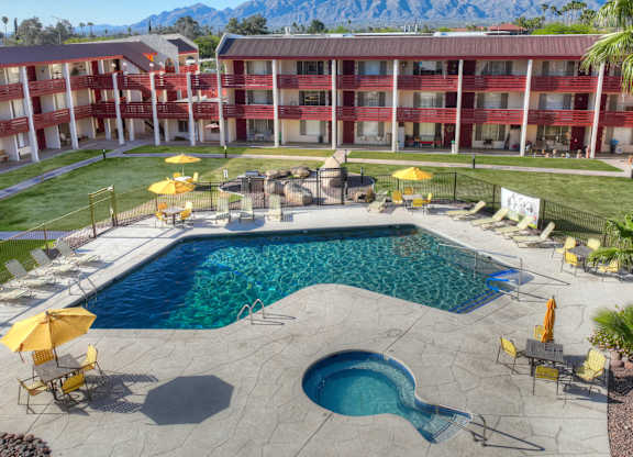 Pool, Spa, Clubhouse, Pool Deck, Patio, Chairs, Picnic