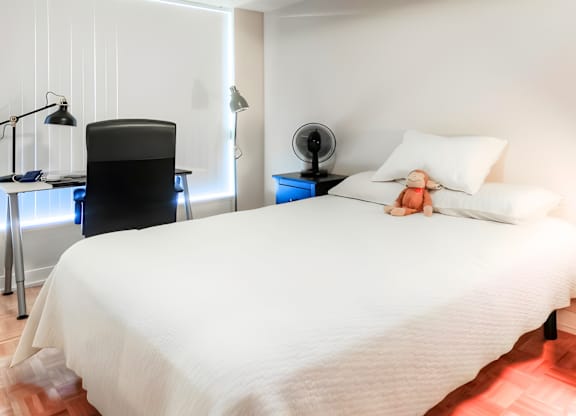 100 Lower Ossington Avenue bedroom