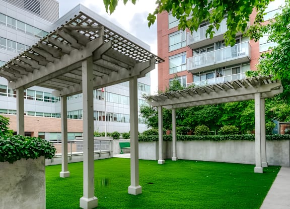 100 Lower Ossington Avenue greenspace/terrace