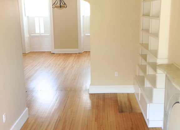 1335 Hollis Street living space