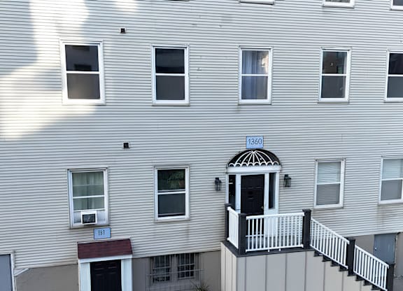 1358-1360 Hollis exterior entry