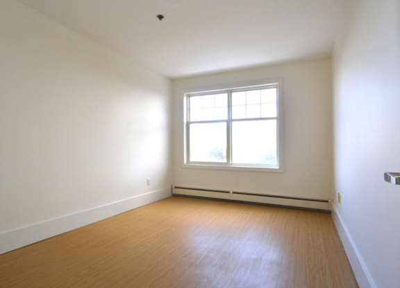 155 Stoneybrook Court living room