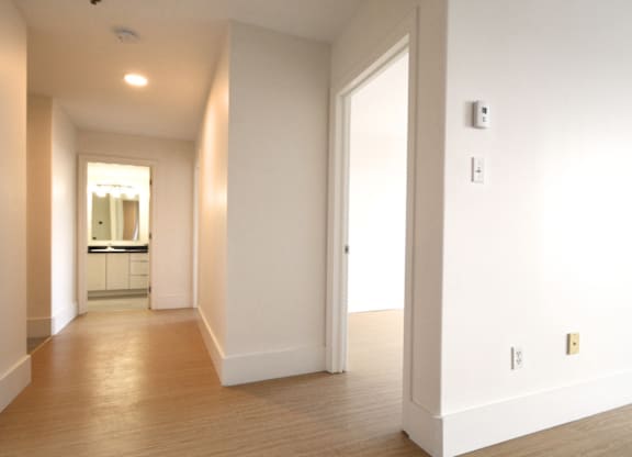 155 Stoneybrook Court hallway