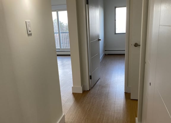 19 Plateau Crescent hallway