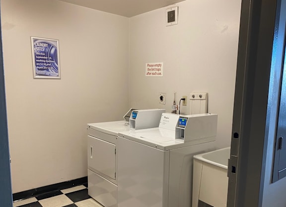 19 Plateau Crescent laundry room