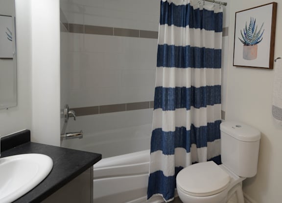 21 Parkland bathroom