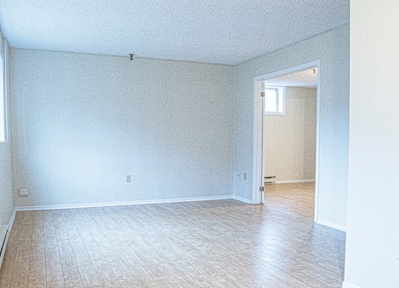 294-300 Main Avenue living space