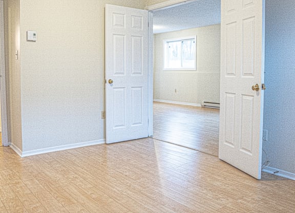 294-300 Main Avenue living space entry