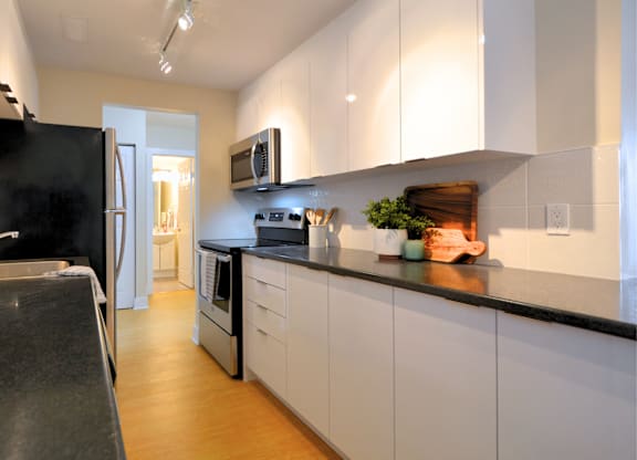 3 Dillman Place Kitchen Counter