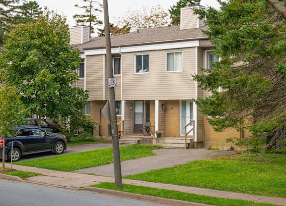 48-66 Harlington Driveway