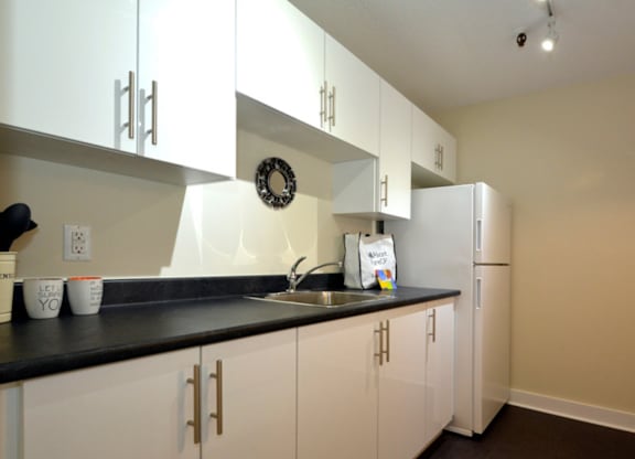 5-35 Harlington Kitchen Counter