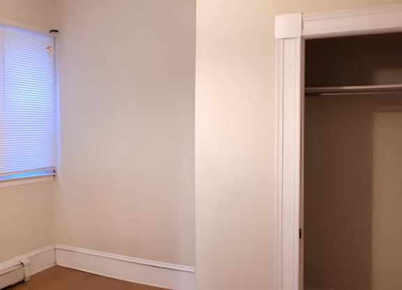 6087 South Bedroom Closet